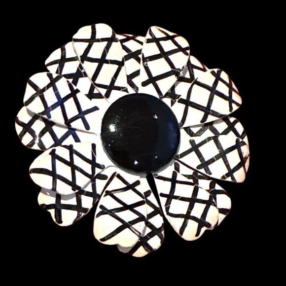 MCM white and black cross hatch enamel metal flower pin - Picture 1 of 4